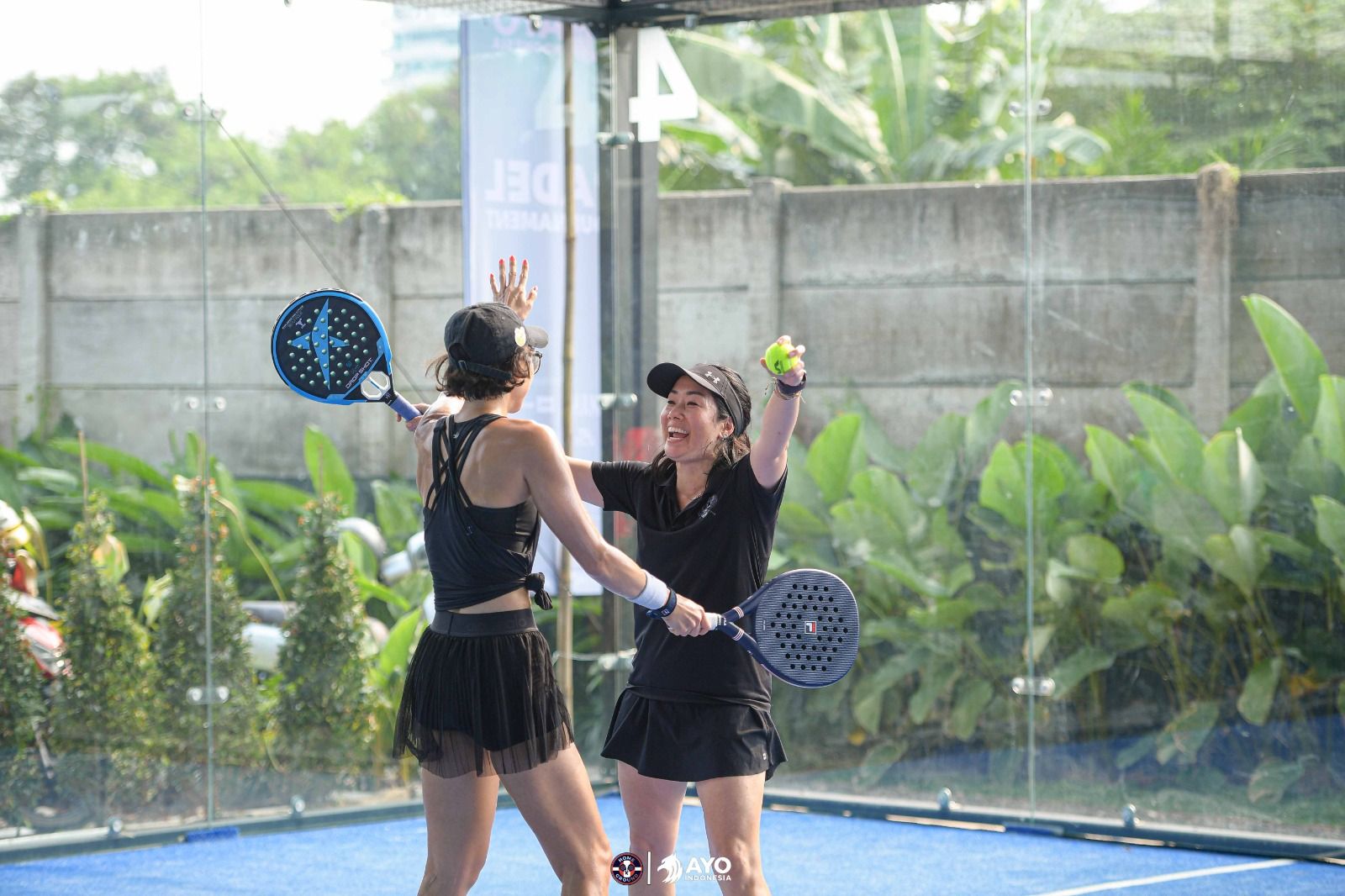 Teknik forehand dalam padel untuk melatih kekuatan otot dan refleks tubuh