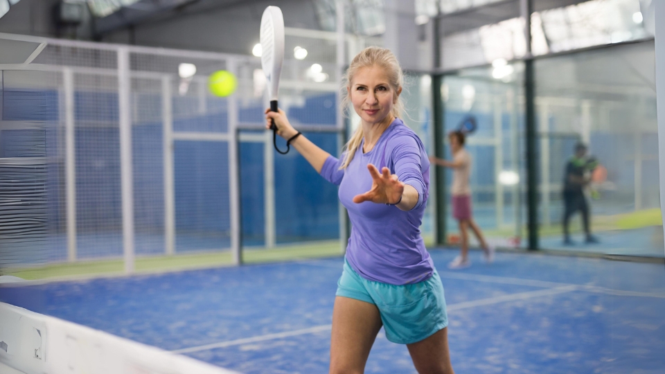 Gerakan intens dalam padel efektif membakar lemak tubuh