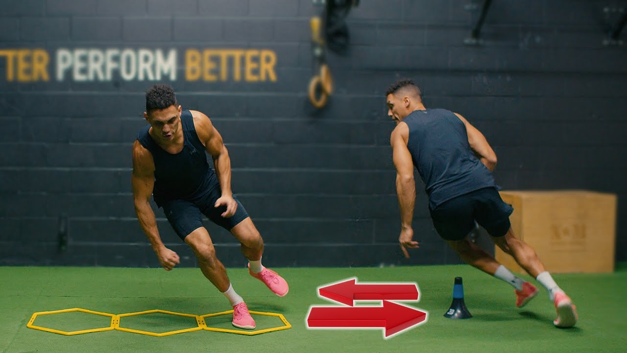 Latihan kelincahan pemain padel menggunakan agility ladder untuk meningkatkan kecepatan kaki