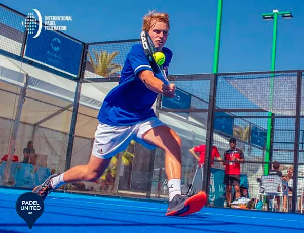 analisis pola servis pemain profesional menggunakan teknologi AI