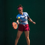pukulan cross court padel sebagai strategi bermain aman