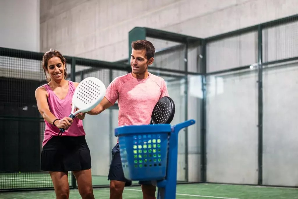 Taktik Bermain Melawan Tim dengan Komunikasi Solid dalam Padel