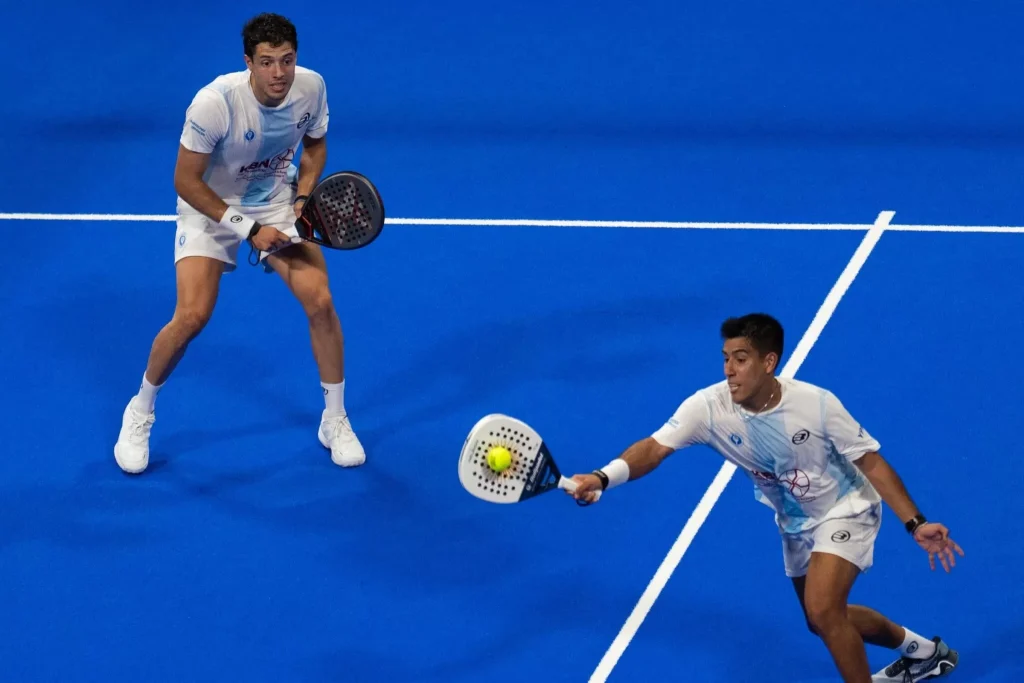 kerja sama tim padel untuk menjaga permainan tetap konsisten