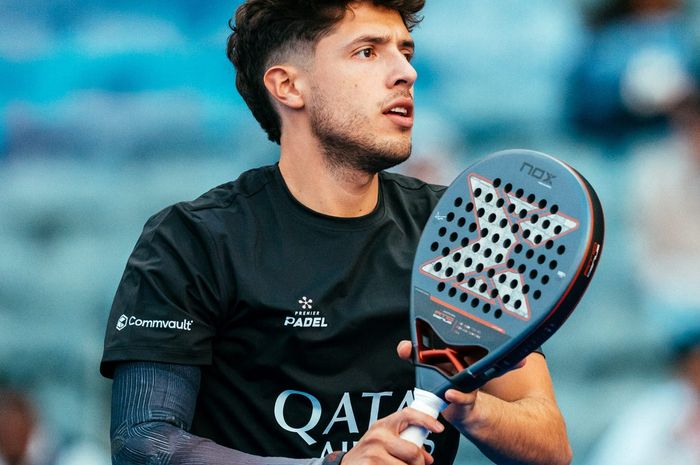 pemain padel dengan kemampuan bertahan yang sangat baik