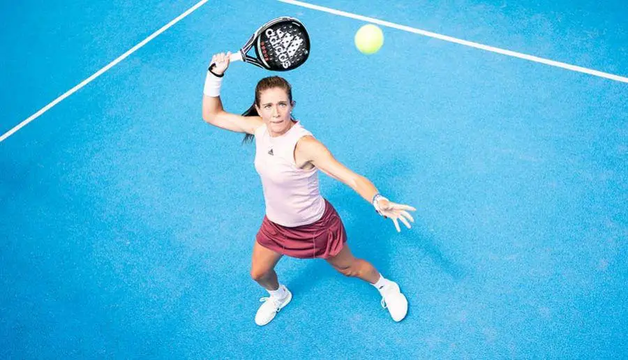 pergerakan taktis pemain padel untuk mendapatkan posisi ideal