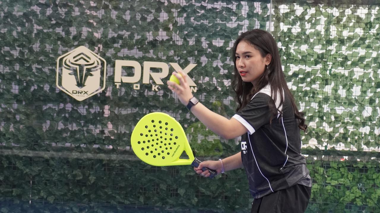 tim padel yang mendominasi permainan dari area net