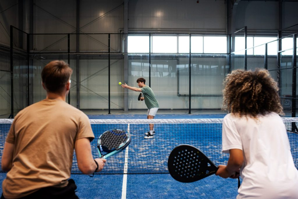 peran media sosial dalam meningkatkan popularitas padel secara global