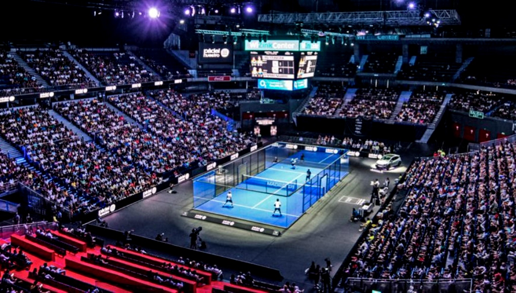 arena Premier Padel 2026 dengan pertandingan padel profesional