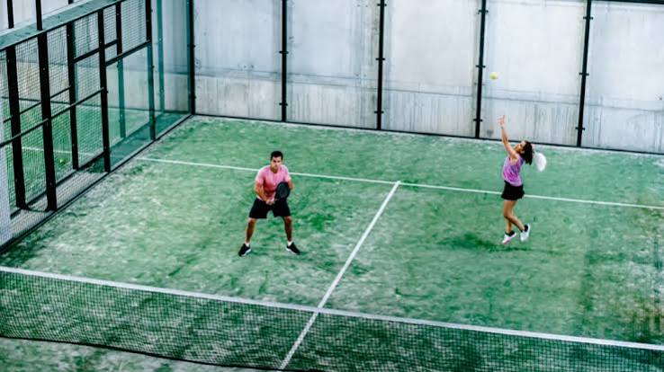 Mengapa Turnamen Padel Indoor Semakin Populer di Level Profesional?